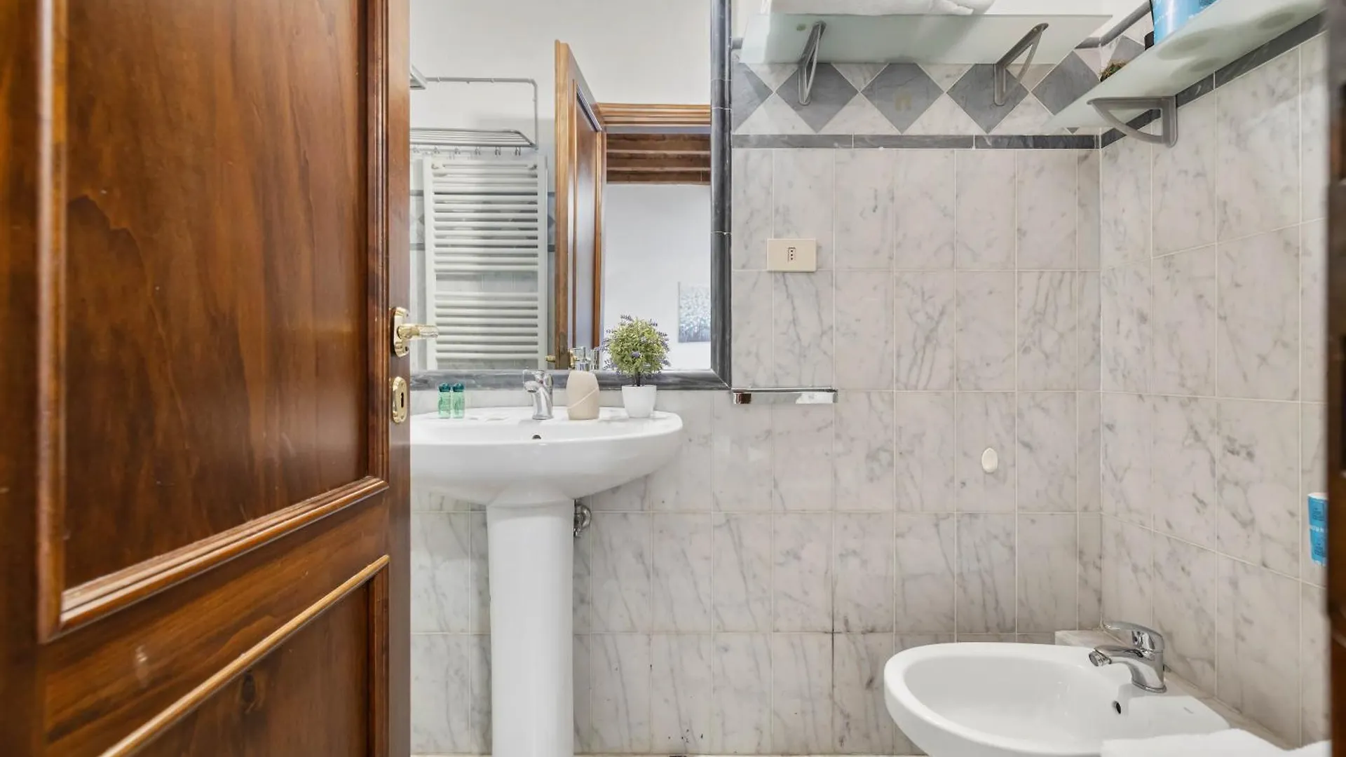 Ghibellina House - Dolcevita Holiday Florence 0*,  Italy